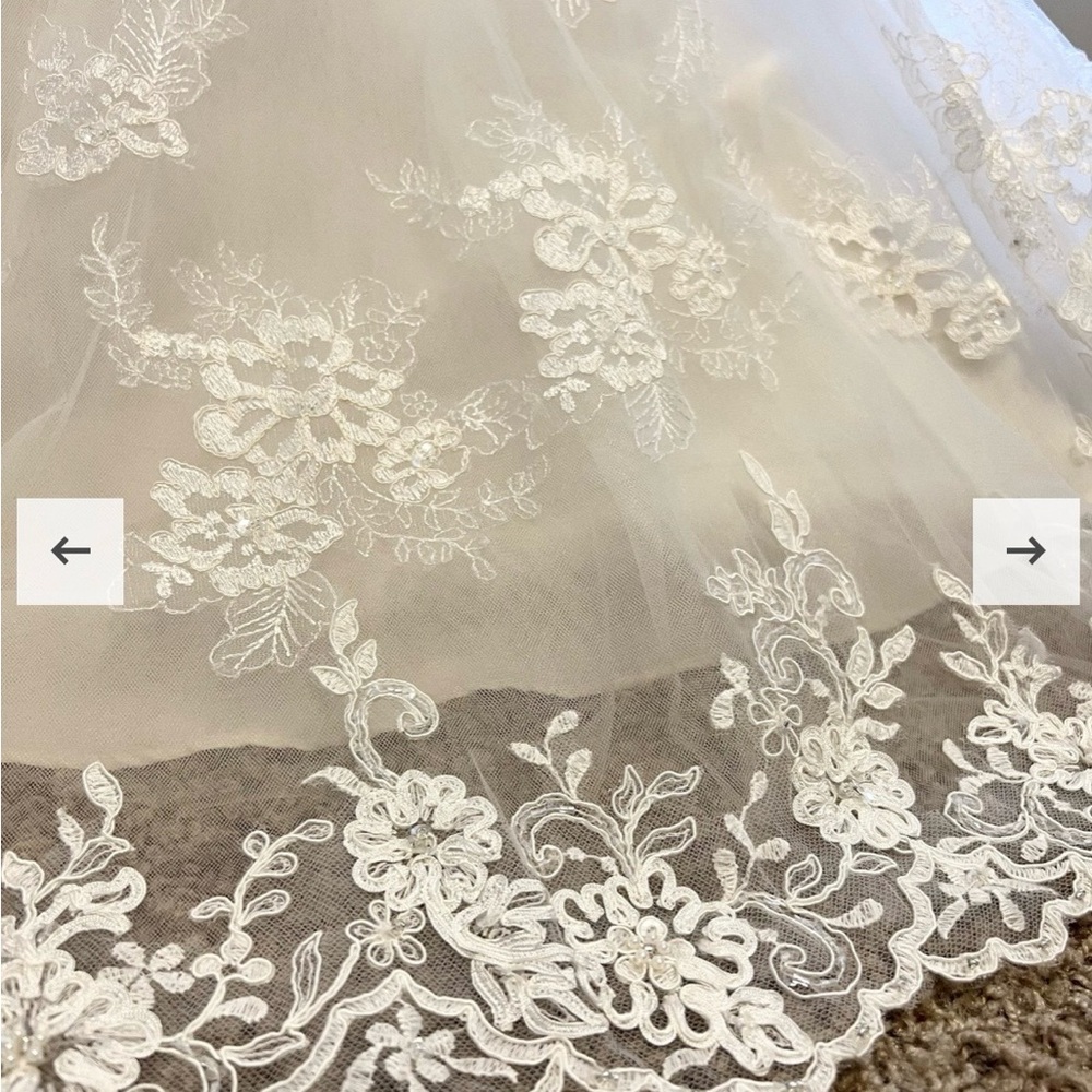 Ivory Lace Mermaid Wedding Dress with Sweetheart Neckline - Picture 5 of 7